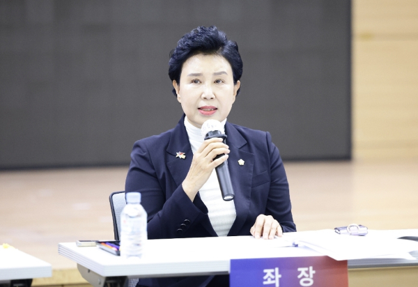 토론회 좌장을 맡은 유영진 복지문화위원장/유영진 의원 제공