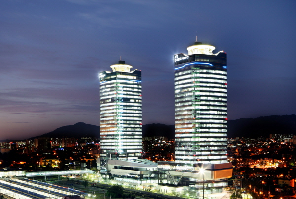 국가철도공단 사옥 (야경)