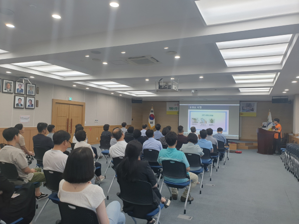 심폐소생술 교육 실습 모습