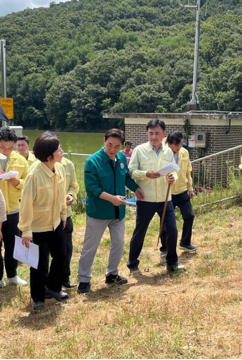 박수진 농림축산식품부 식량정책실장은 8일 태풍 카눈 대비 농업생산기반시설물 현장점검에 나섰다.