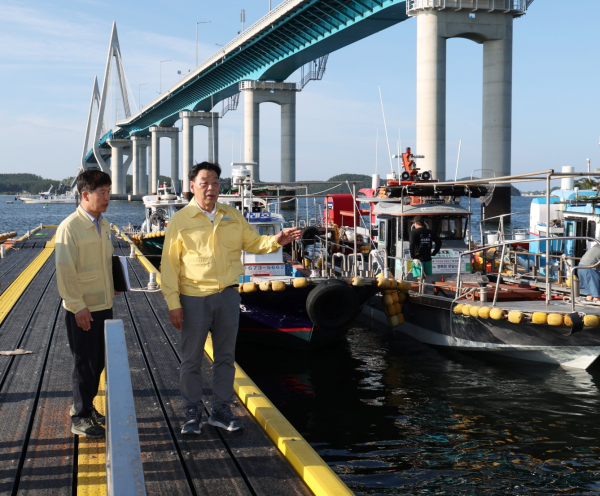 가세로 군수, 카눈 북상 대비 현장점검 모습 (영목항)