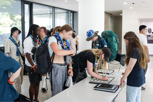 ‘2023 새만금 세계스카우트잼버리’에 참가한 스웨덴 잼버리 대원 835명이 본교 기숙사와 연수원에 입소 모습