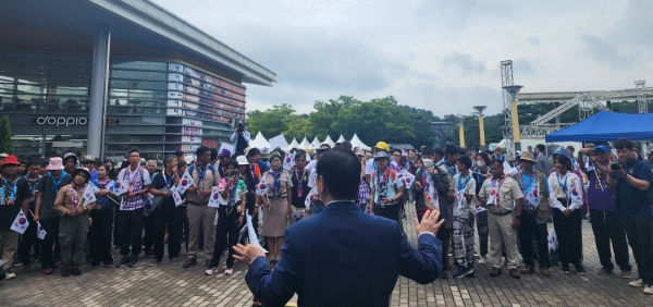 박상돈 시장의 환영사를 듣는 잼버리 대원들/박동혁 기자