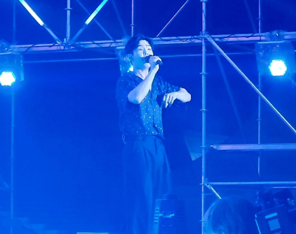 개막공연을 펼치는 천안 K-컬처 박람회 홍보대사 폴킴/박동혁 기자