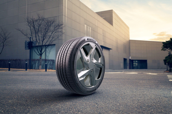 한국타이어의 사계절용 밸런스 타이어 키너지 ST AS