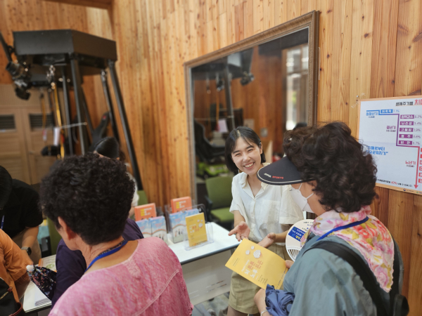 18일 대전광역치매센터와 함께 치매 인식 개선을 위한 홍보부스를 운영했다.