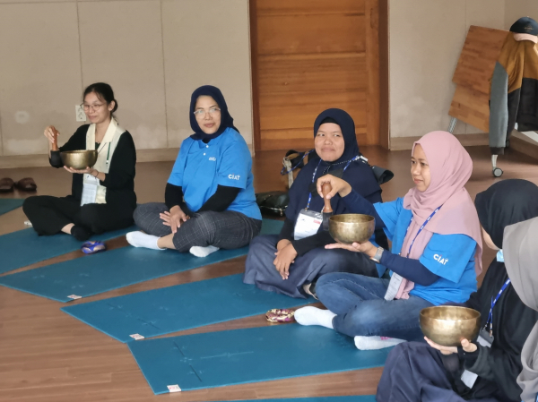인도네시아 산림공무원 대상 ‘치유림 및 생태관광 역량강화’ 연수 과정에서 연수생들이 국립산림치유원(경북 영주시 봉현면·예천군)에 방문하여 산림치유프로그램 체험