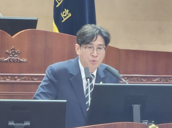 5분 발언을 하는 이상구 천안시의원/사진=박동혁 기자