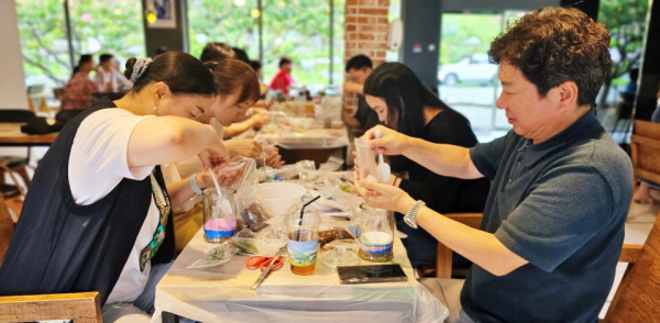 사회서비스 종사자가 참여한 2023년 선택형 힐링 사업을 마쳤다.