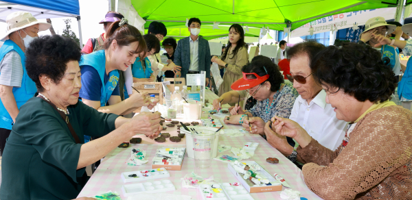 제24회 사회복지의날 기념식 및 복지박람회 개최 모습