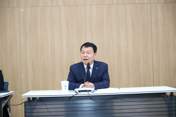 윤석대 사장은 회의를 주재하며 기후위기 시대에 국민 안전을 확보할 수 있는 재난대응 역량을 갖출 것을 강조했다.