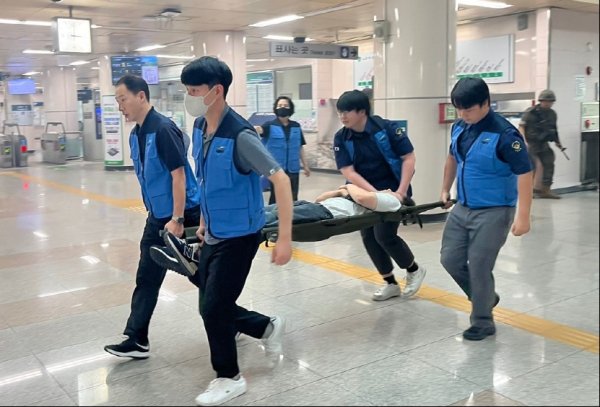 부상자 후송 모습