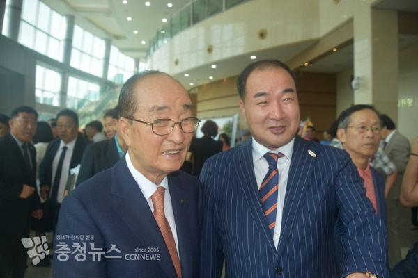 심대평 전 충남지사, 김거수 충청뉴스 대표