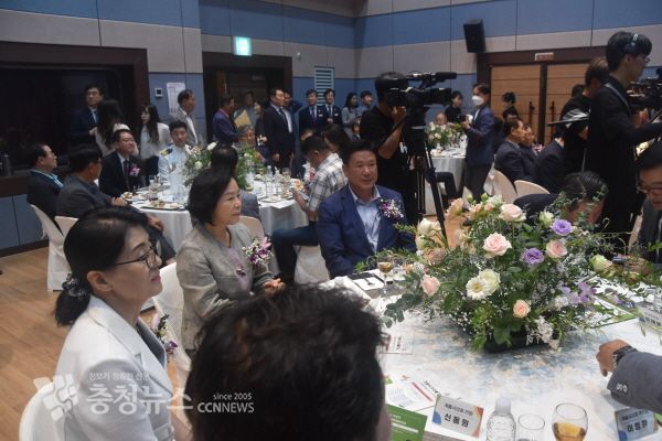 리셉션 현장에 참석한 계룡시의원