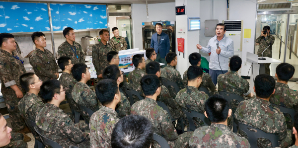 김동일 시장, 추석맞이 군부대 위문 모습