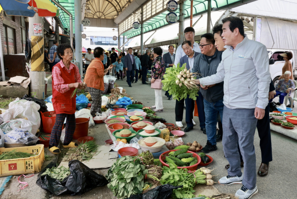 김동일 보령시장, 추석맞이 '전통시장 민생 탐방'