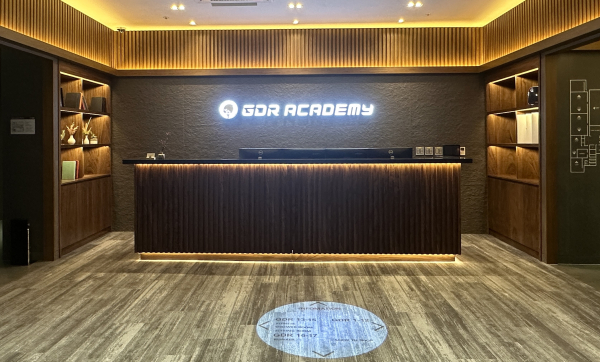 약 500평 규모의 골프존 GDR아카데미 성남판교점이 오픈했다.