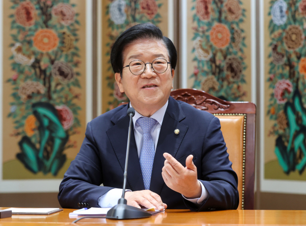 박병석 국회의장 퇴임 기자회견 모습.