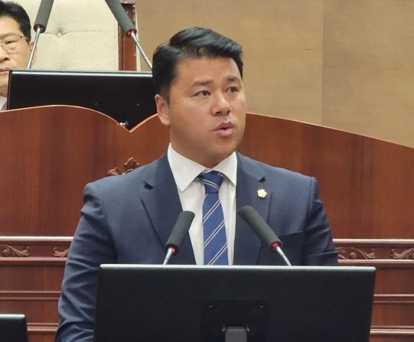 5분 발언을 하는 이병하 의원/사진=박동혁 기자