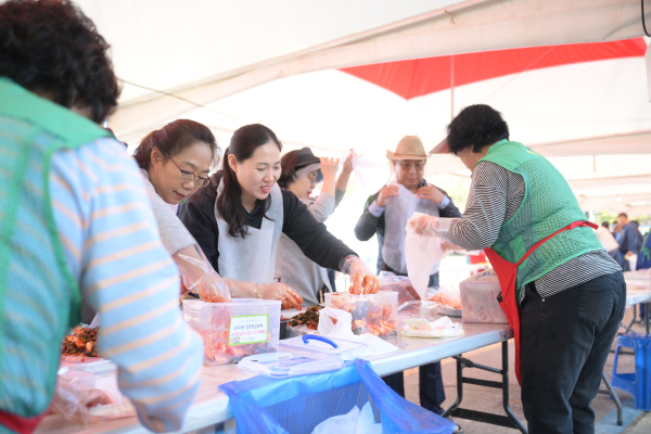 강경젓갈축제 김치담그기 체험