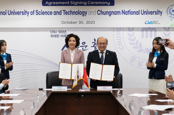 충남대–하노이과학기술대학, ‘글로벌 오픈캠퍼스’ 합의각서 체결식