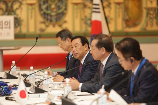 한일지사회의에 참석한 최민호 세종시장