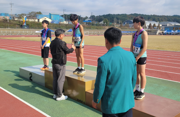 3회 충남체육인재선발대회 시상식 모습(육상 종목)