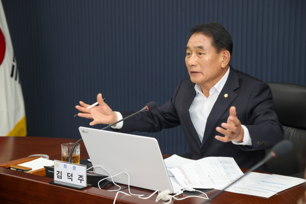 지난 13일, 의회 대회의실에서 ‘11월 의원출무일’ 개최