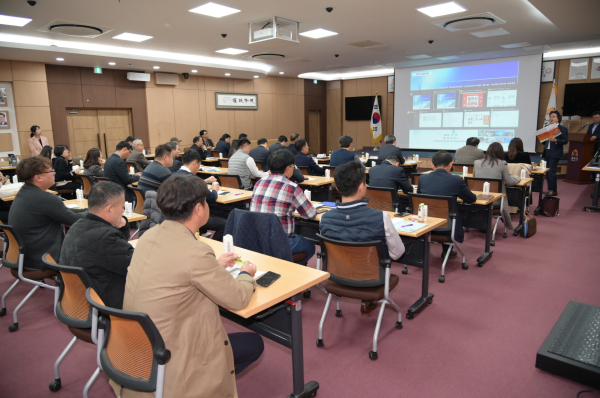지난 15일 시청 대백제실에서 ‘2023 공주시 일자리 정책 개발 토론회’