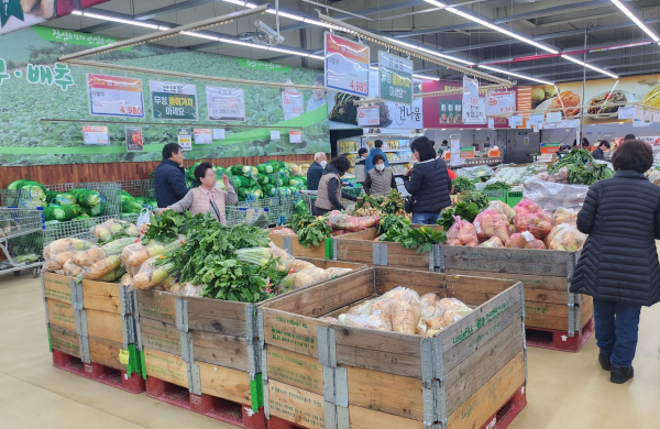 대형유통업체 김장재료 할인행사 모습