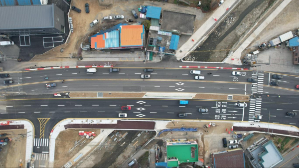 백석교 상행선(천안→아산 방향) 재가설 완료로 개통된 백석로.