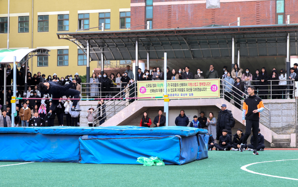 우상혁 선수 대전송촌중 모교 방문 모습