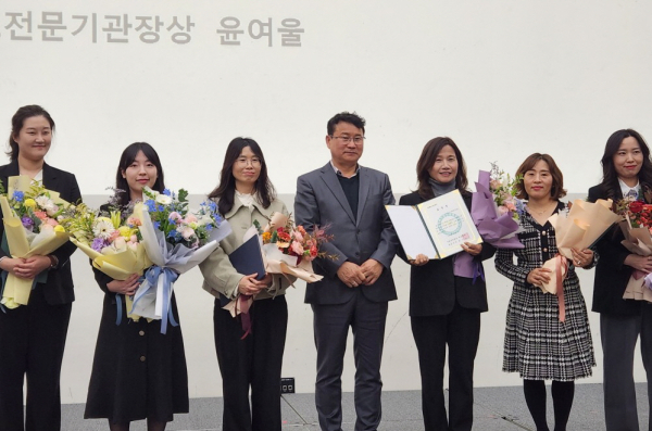 조하은 팀장 (좌측에서 두번째)