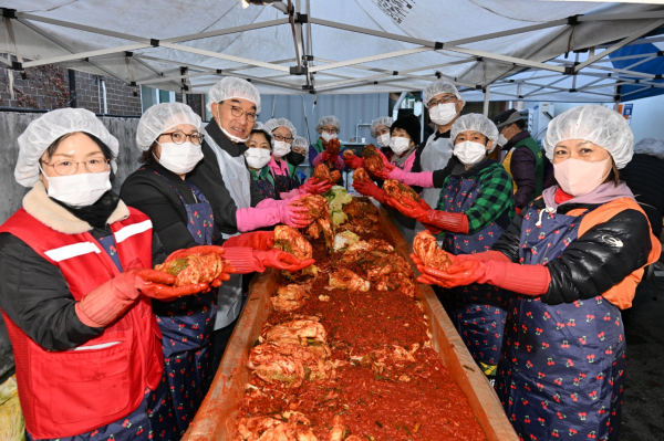 21일 용두동에서 진행된 사랑 나눔 김장 행사