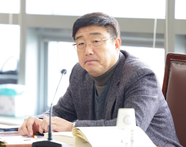 행정사무감사를 진행하고 있는 노종관 의원/천안시의회 제공