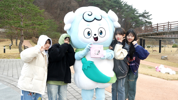 인기 밴드 QWER의 청양 여행 유튜브 게시