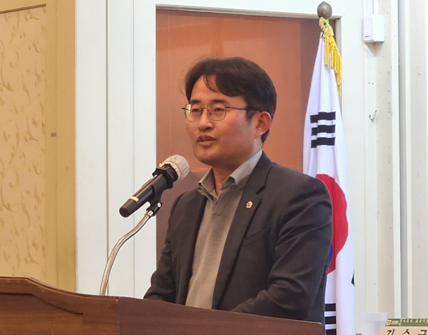 토론회를 개최한 안장헌 충남도의원/사진=박동혁 기자