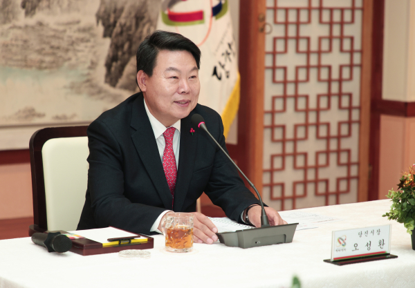 당진시 기관장 모임인 화요회 개최 모습