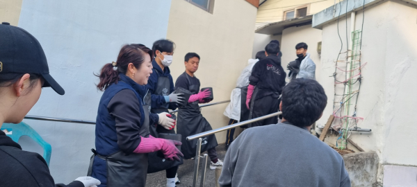 대전연탄은행에서 진행한 연탄 지원 및 봉사활동 사진