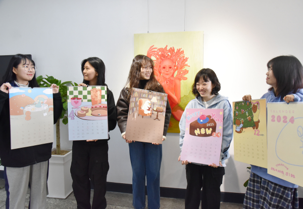 한남대 회화과 학생들, ‘몽심’ 빵 브랜드 모티브로 달력 제작