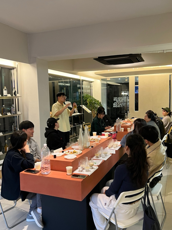 참새와 꽃게는 전통주 전문 바틀샵 ‘누룩’에서 전통주 클래스를 운영하며 노하우를 쌓았다