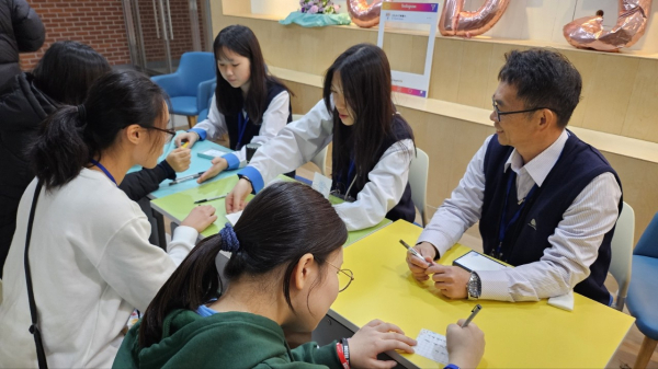 대만 竹東(Zhudong)국민중학교 학생들과 함께하는 캘리그라피 활동 사진