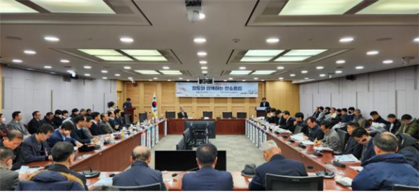 정동만 국회의원실과 공동으로 ‘지방의 새로운 기회, 철도와 함께하는 탄소중립’ 정책토론회를 지난 21일 진행했다.