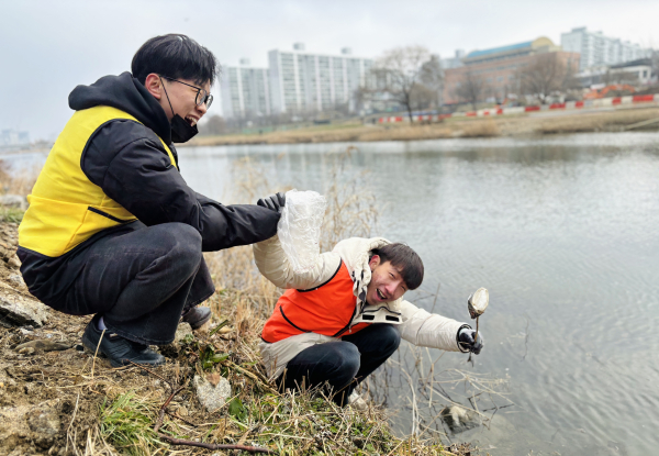 새소리음악중고등학교, 새해맞이 유등천 플로깅 캠페인 진행 모습