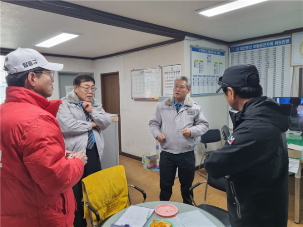 양홍규 국민의힘 대전 서구을 국회의원 예비후보가 4일 대전둔산모범운전자회를 방문해 개인과 법인택시의 대중교통화에 관한 의견을 수렴했다고 밝혔다.