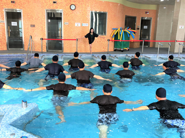 지난 1월 10일 국립산림치유원에서 ‘경북항공고 신입생 힐링캠프’ 참가자들이 수(水)치유 체험을 하고