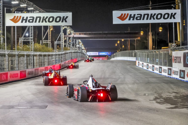 포뮬러 E 시즌9 2023 코어 디리야 E-PRIX 대회 장면