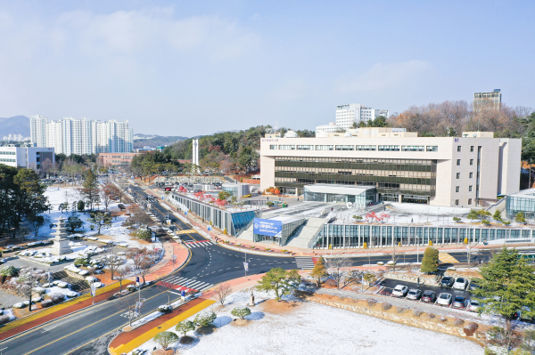 충남대하교 겨울 전경