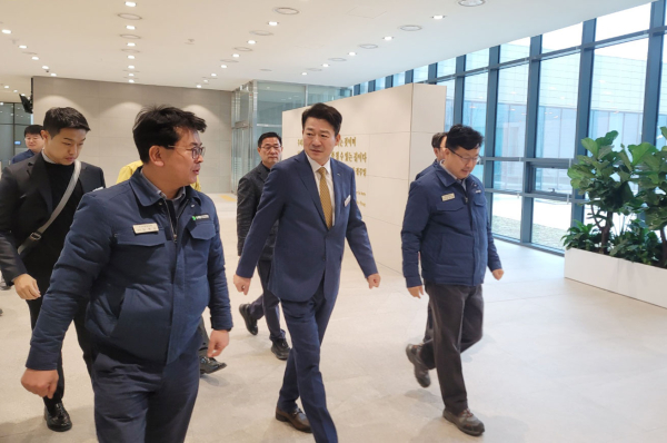 1일 홍순광 부시장이 관내 주요 기업을 방문해 신성장 전력사업을 모색했다