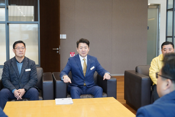1일 홍순광 부시장이 관내 주요 기업을 방문해 신성장 전력사업을 모색했다